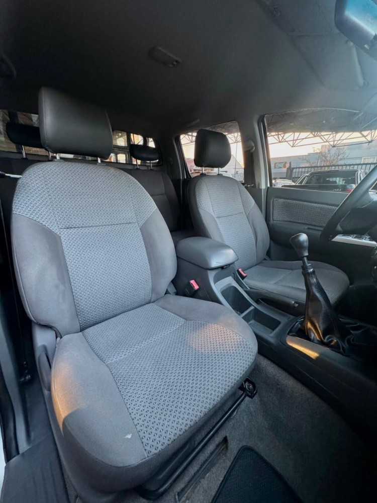 Toyota Hilux SR — foto 16